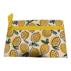 White/yellow zipper closure cosmetic bag